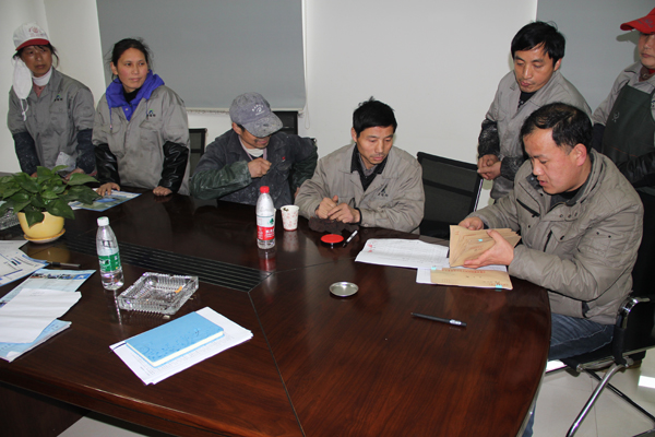 繁昌經(jīng)濟開發(fā)區(qū)管委會及縣總工會領(lǐng)導(dǎo)一行來我司開展“送溫暖”活動